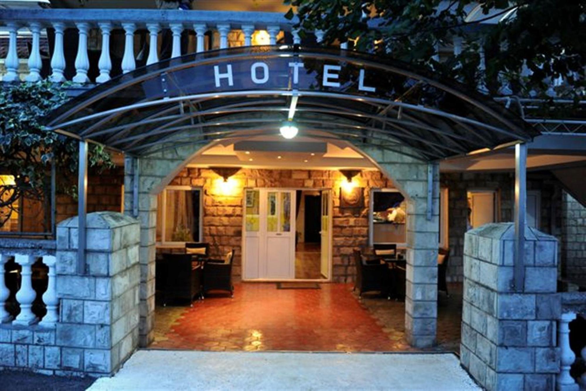 Hotel Evropa 포드고리차 외부 사진